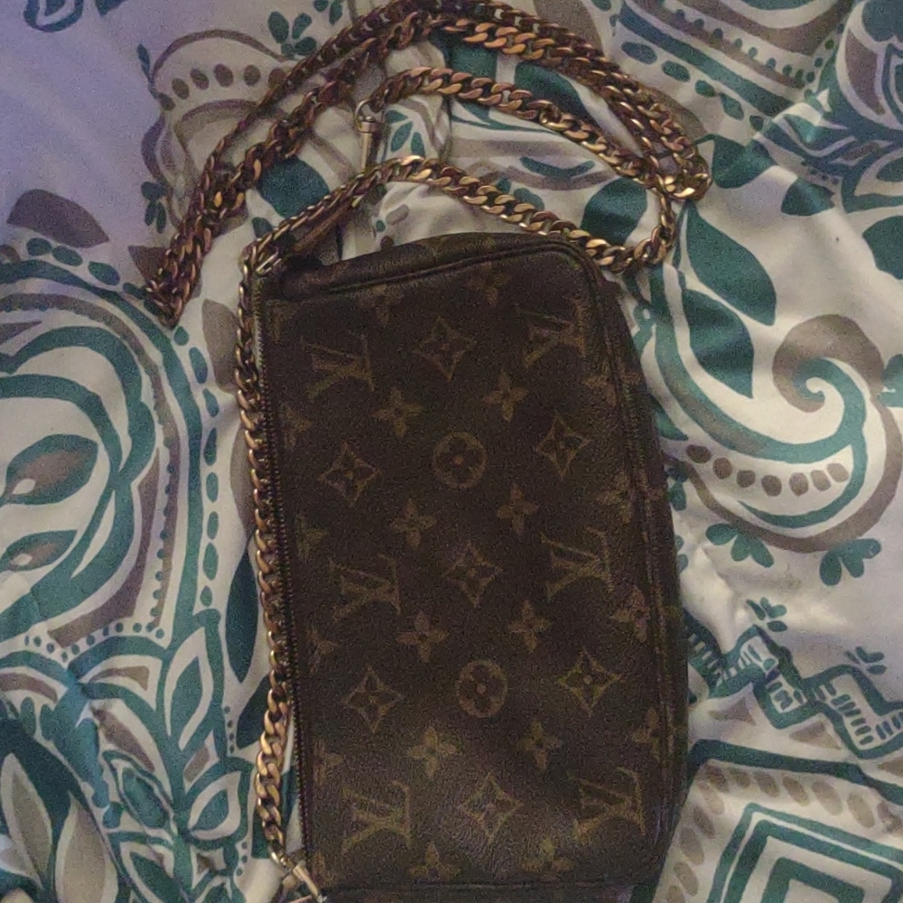Monogram pouchette